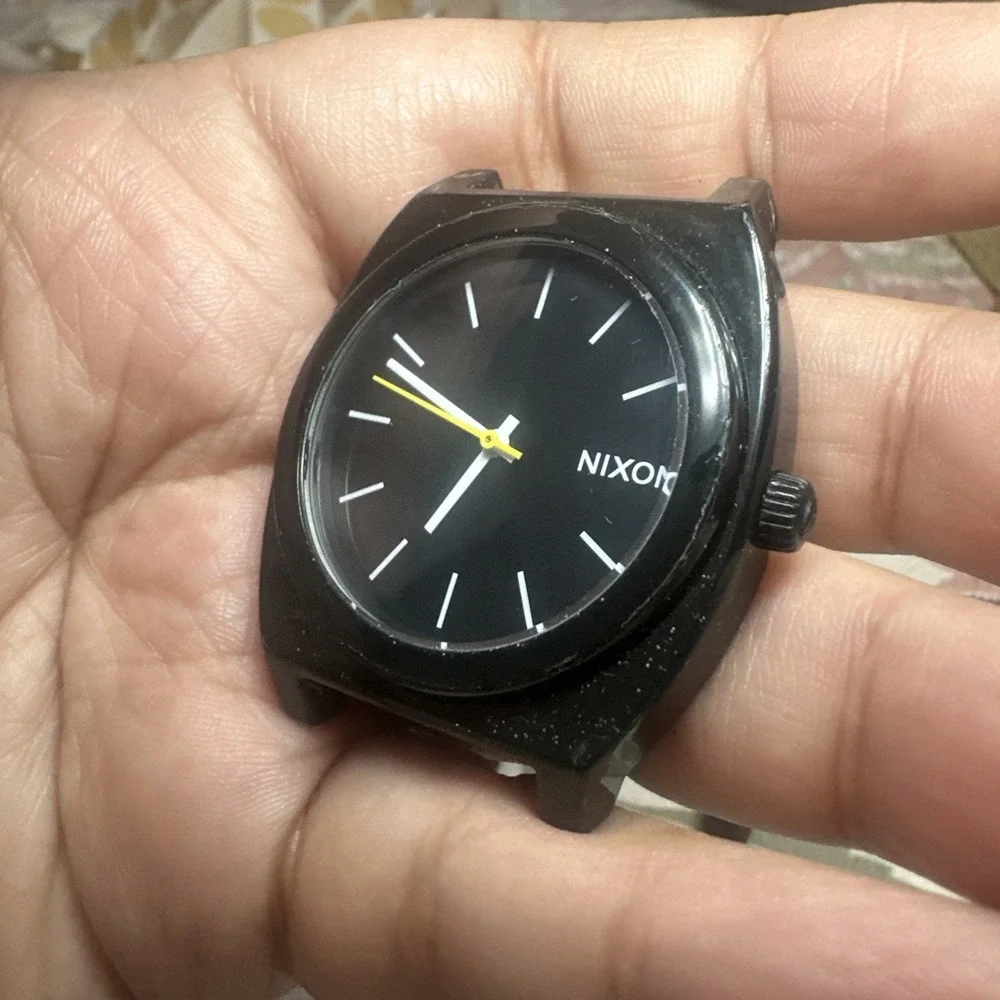 Nixon new battery